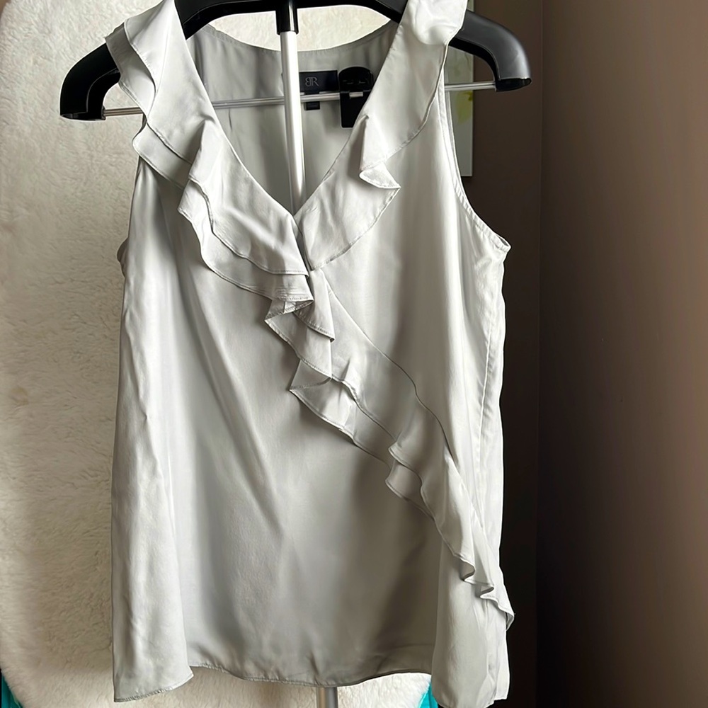 Banana Republic gray ruffle blouse
